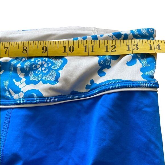 Lululemon size 8 Capri 18” inseam yoga pants turquoise blue. - Picture 9 of 9